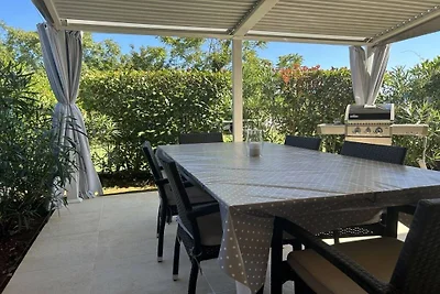 Neue Villa ELMASO****