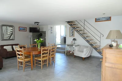 Steinhaus in Bricqueville nahe Sandstrand