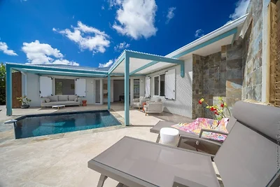 Chique villa met zwembad en strandtoegang