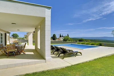 Villa in KRNICA mit Schwimmbecken