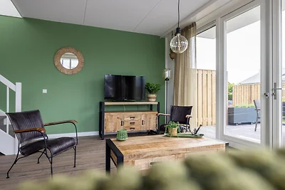 Haus am Wasser mit Terrasse für 6 Personen