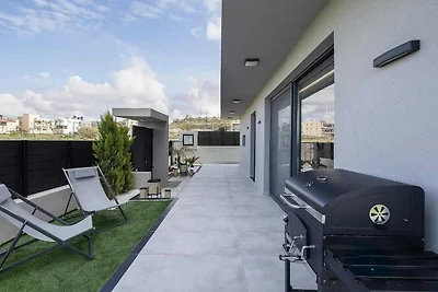 Villa mit Meerblick, Pool und Grill für 8...