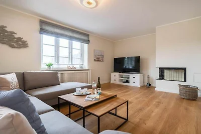 Ferienhaus in Midlum mit Sauna und Wifi