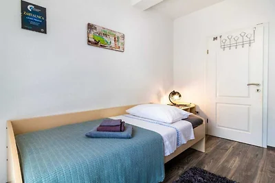 Holiday Home Sunny Side Six Bedroom Holiday...
