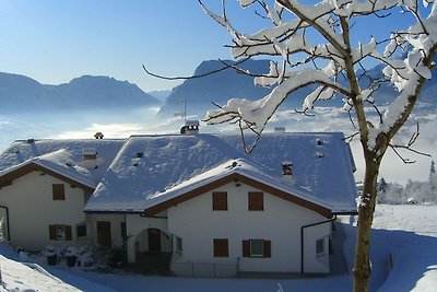 Appartamento con piscina con tetto apribile