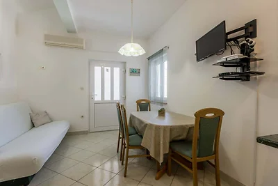 Comfort One Bedroom Apartment with Terrace an...