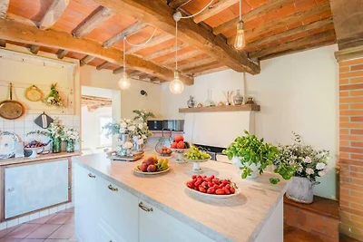 Boerderij in Toscane met panoramisch zwembad
