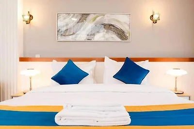 Stilvolle Zimmer mit Kingsize-Bett |Gateway...