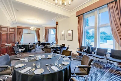 The Landmark Hotel & Leisure Club DLX...