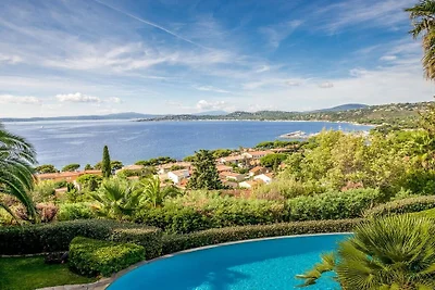Villa in Les Issambres mit Schwimmbecken
