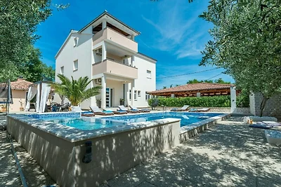 Villa a Stankovci con piscina