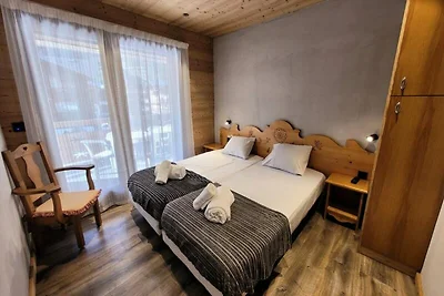 Komplett renovierte Wohnung am Fuße der...