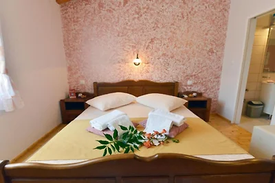 Authentic Istrian Rooms for Unforgettable Sta...