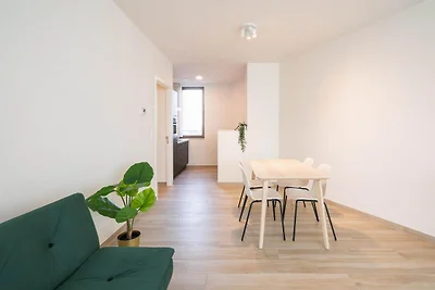 Elegantes Stadtapartment mit Aussichtsbalkon