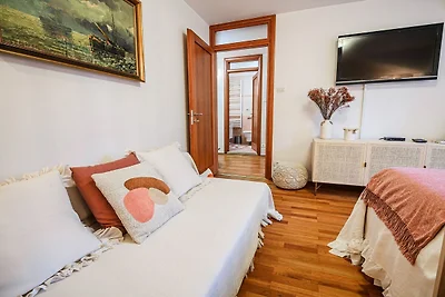Elegant and Scenic Peaceful Apartments Portor...