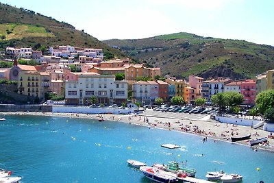 Appartamento con balcone o terrazza vicino al...