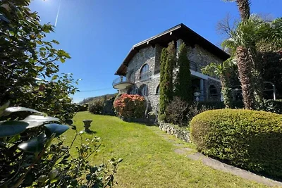 Villa in Cannobio mit Schwimmbecken