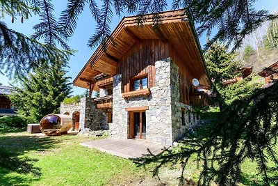 Ampio chalet con sauna a botte e...