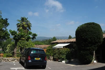 Kleines Ferienhaus mit eigener Terrasse und G...