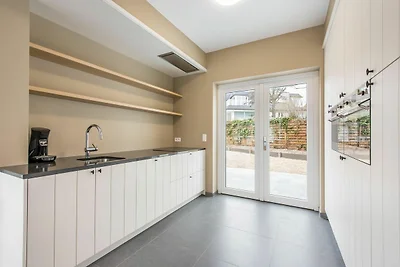Villa a Koksijde con terrazza