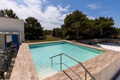 Refreshing Holiday Home in Favignana with Swi...