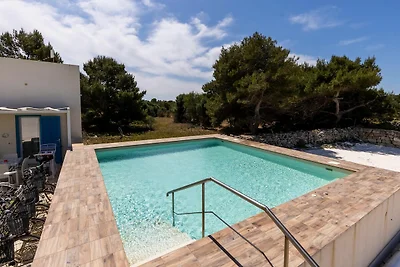 Splendido resort con piscina sull'isola di Fa...