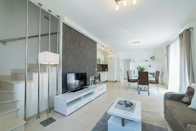 Villa Anita - Five Bedroom Villa with Swimmin...