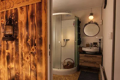 Rustic Refuge Glamping with Hot-Tub and Sauna...