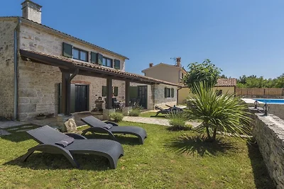 Villa in Kanfanar mit Schwimmbecken
