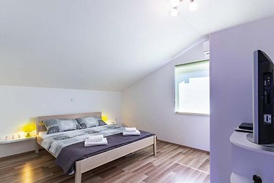 Appartement ALAN, Sibenik - Bilice, met uitzi...