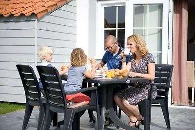 Schöne Villa mit Infrarotsauna, in Strandnähe
