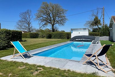 Schönes Ferienhaus mit Schwimmbad