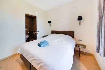 Geräumiges Ferienhaus in Bourseigne-Neuve