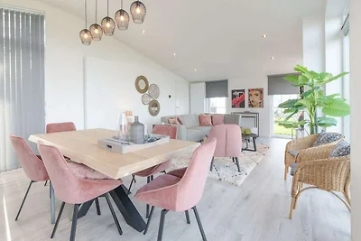 Bellissimo chalet con caminetto decorativo