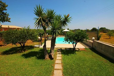 Spaziosa casa vacanze con piscina privata