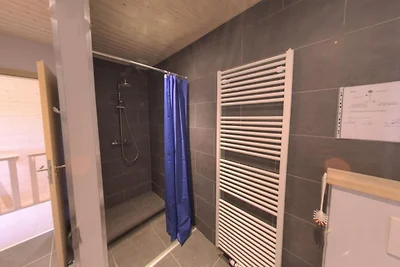 Luxuriöses Chalet mit Sauna im Wald bei...