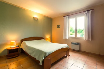 Casa Vacanze a Noves con Piscina
