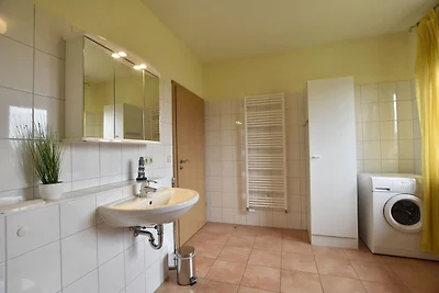 Schצnes Ferienhaus in Zierow mit Kamin