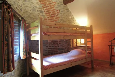 Vakantiehuis in Treignes met tuin