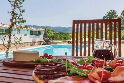 Zara con piscina idromassaggio riscaldata