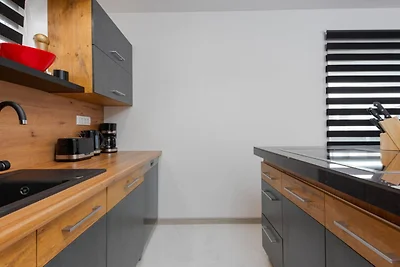 De Luxe Three Bedroom Apartment with Hot-Tub