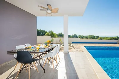 Villa Eva || Vir