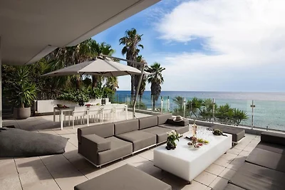 Luxury Seafront Villa with 2 Private Pools