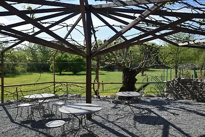 Vintage-Ferienhaus in Lanas mit Swimmingpool