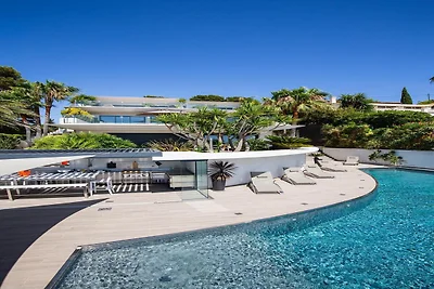 Luxury Seafront Villa with 2 Private Pools