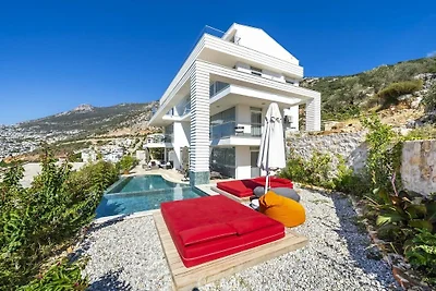Villa a Kalkan con piscina