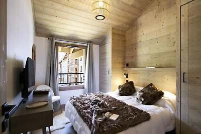 PHOB43 Luminoso appartamento ai piedi delle p...