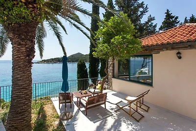 Villa mit 1 Zimmer und Terrasse