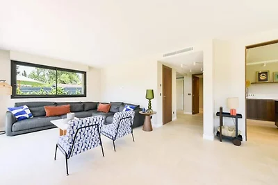 Villa in Mougins mit Pool und Baumhaus