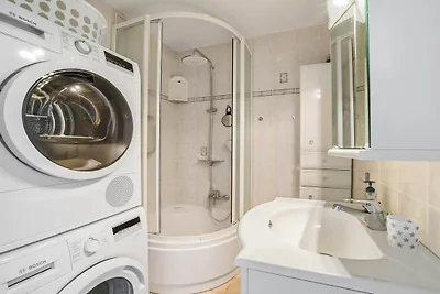Modern 2-slaapkamerappartement met zeezicht.
